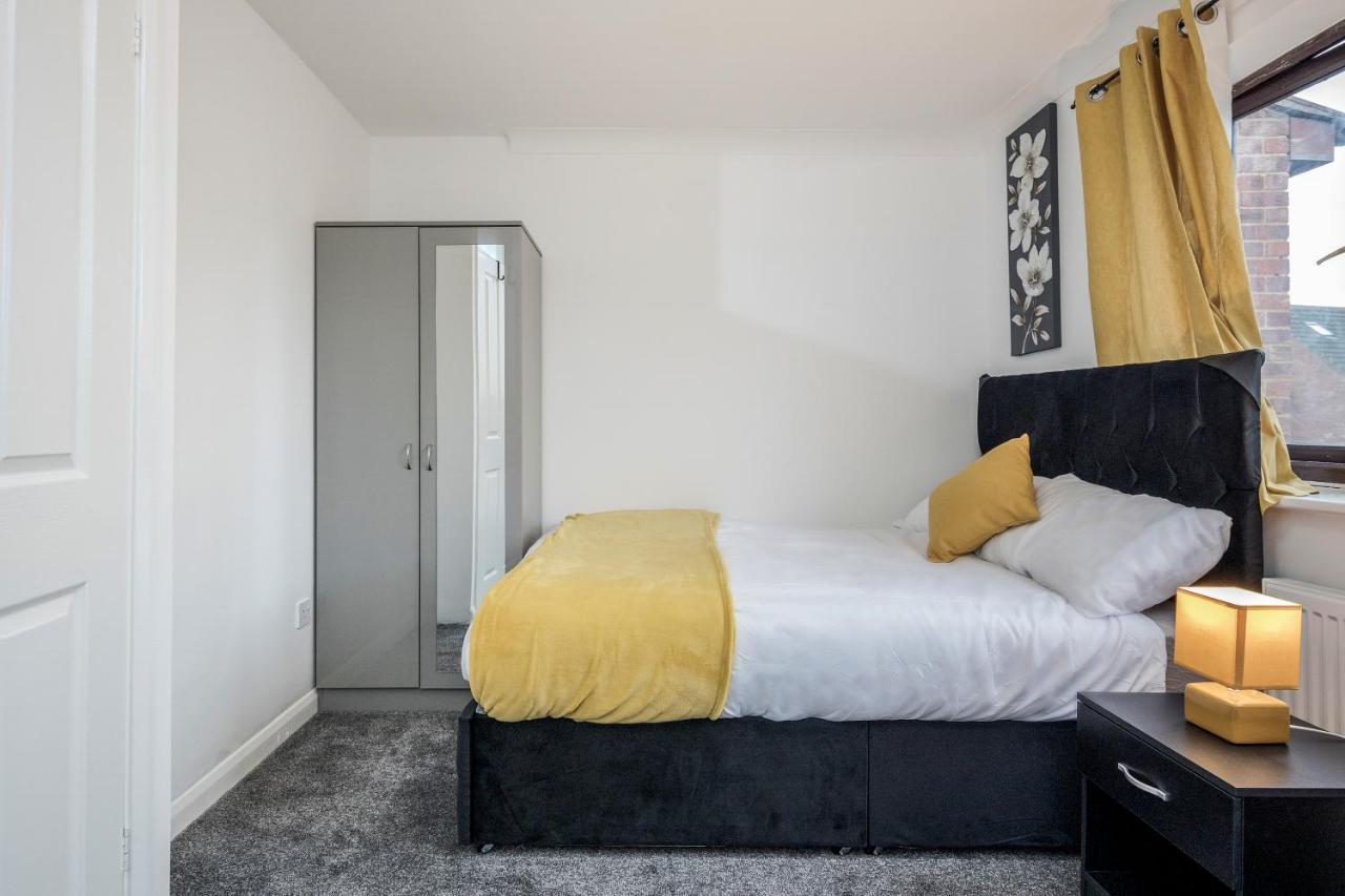 Lovely House In Dagenham / Barking With Free Parking, Wifi & Garden Dış mekan fotoğraf